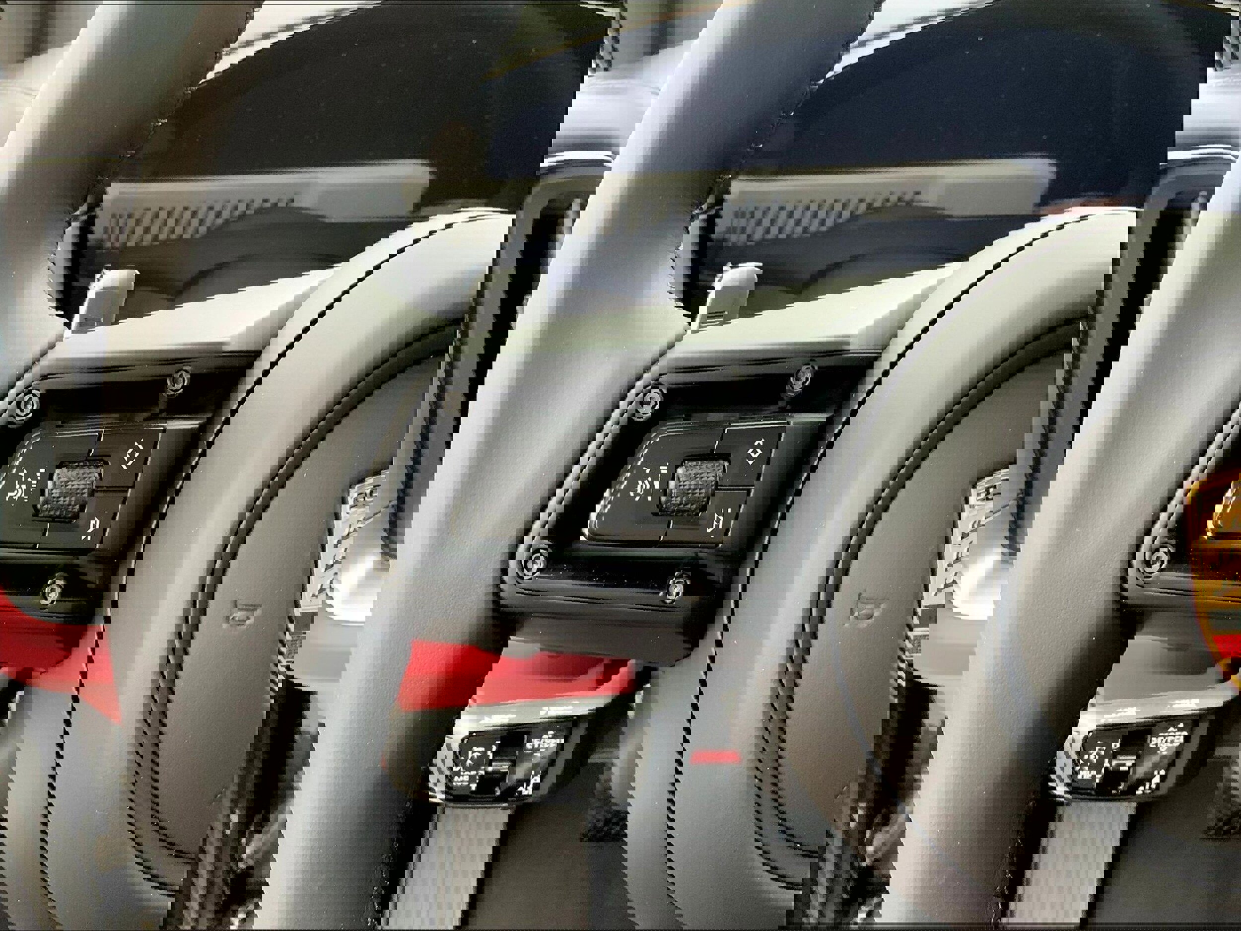 New 2025 Porsche Cayenne image 13