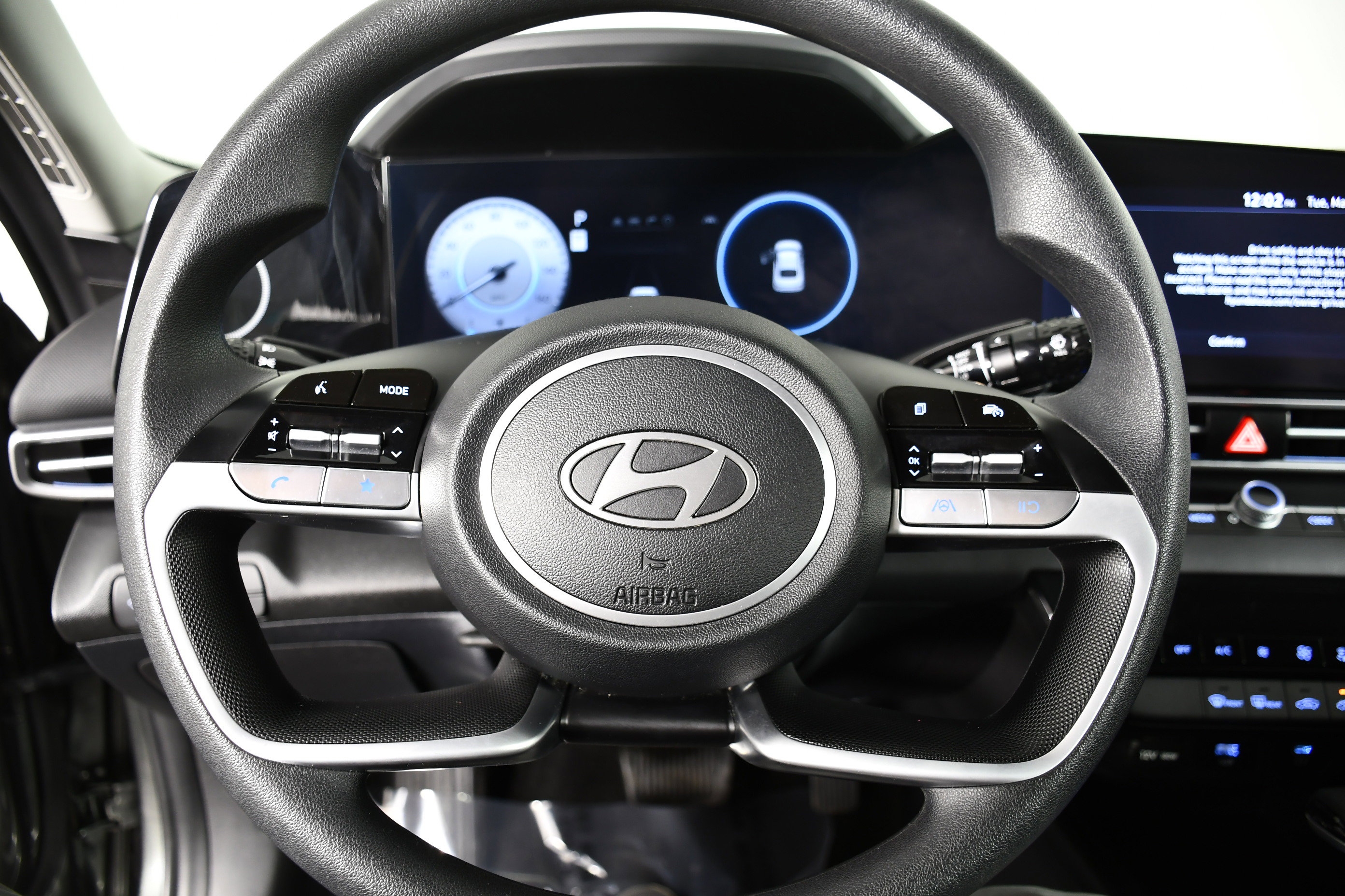 Used 2024 Hyundai Elantra SEL FWD image 19