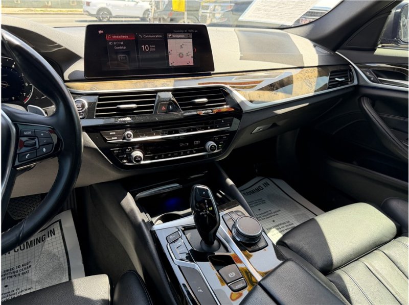 Used 2019 BMW 540i w/ Convenience Package RWD image 39