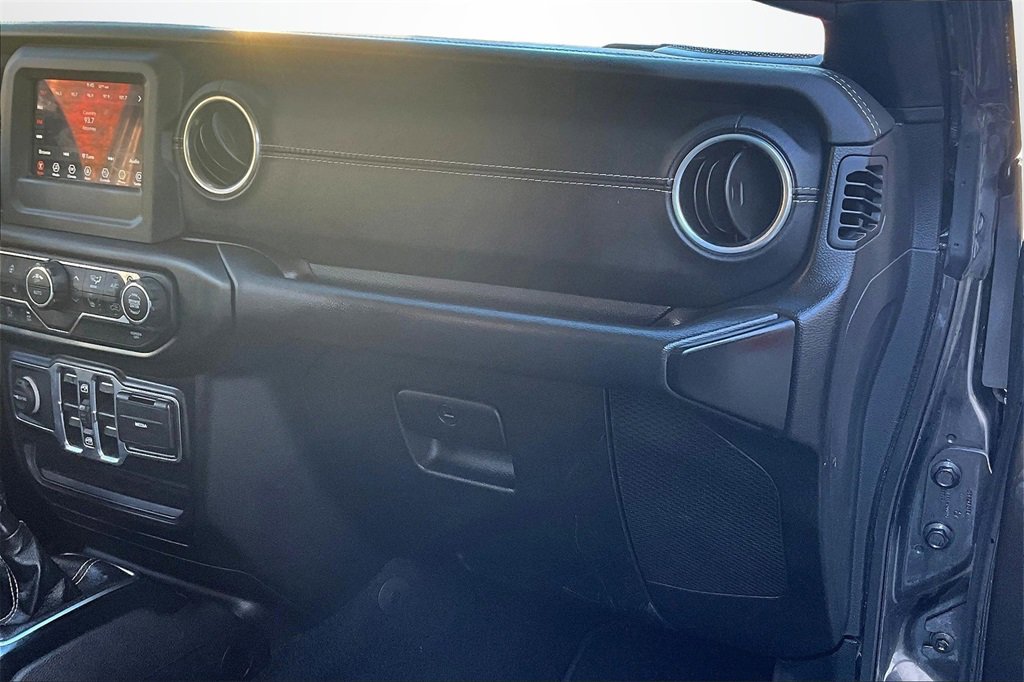 Used 2020 Jeep Gladiator Overland w/ LED Lighting Group image 24