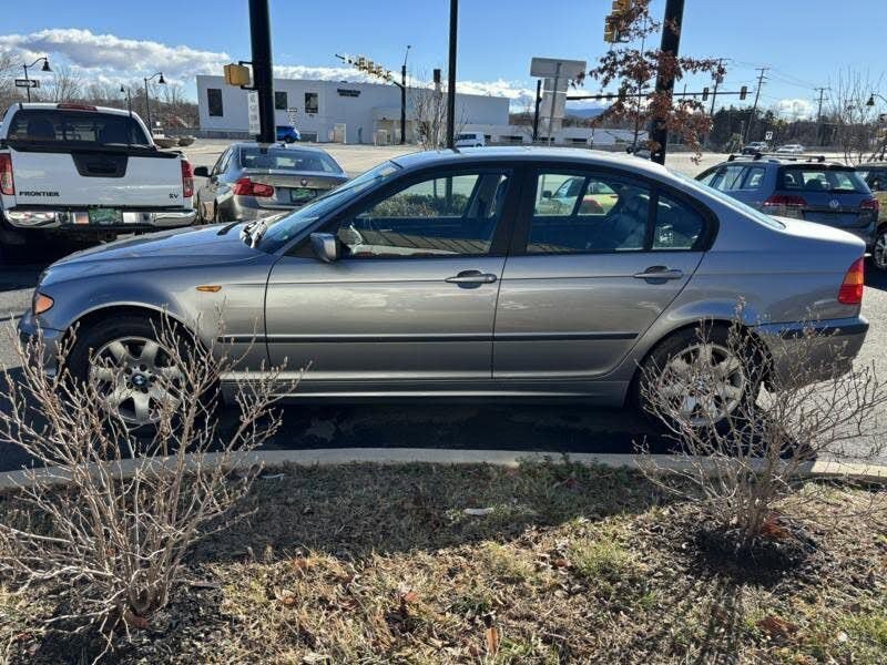 Used 2004 BMW 325i Sedan RWD image 5
