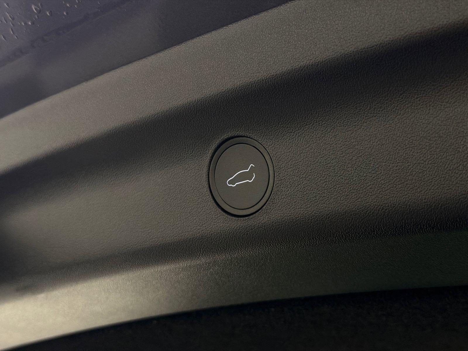 Used 2024 Tesla Model Y Long Range image 8