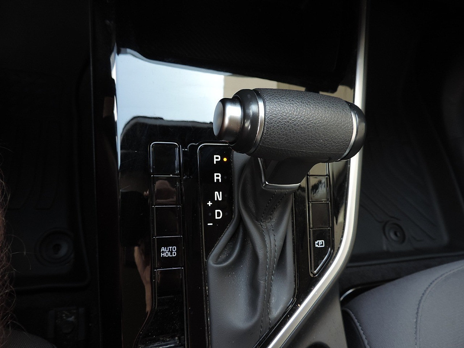 Used 2024 Kia Niro LX FWD image 21