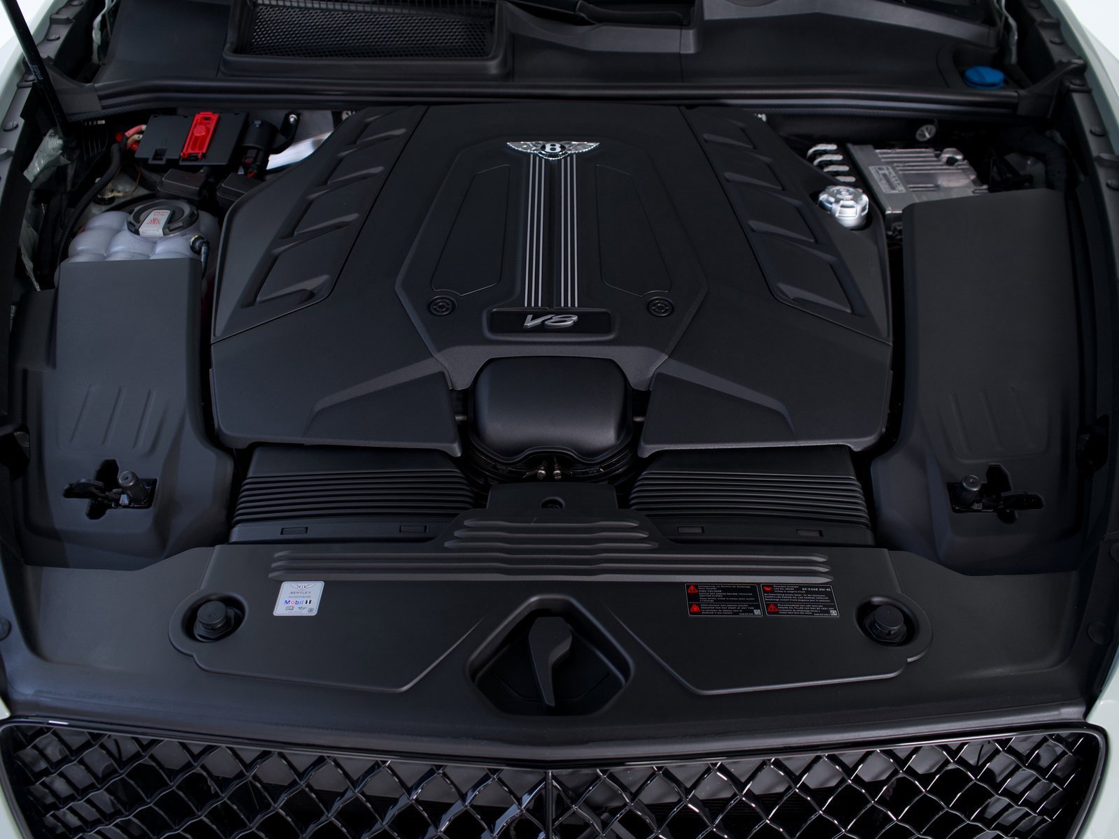 Used 2025 Bentley Bentayga image 49