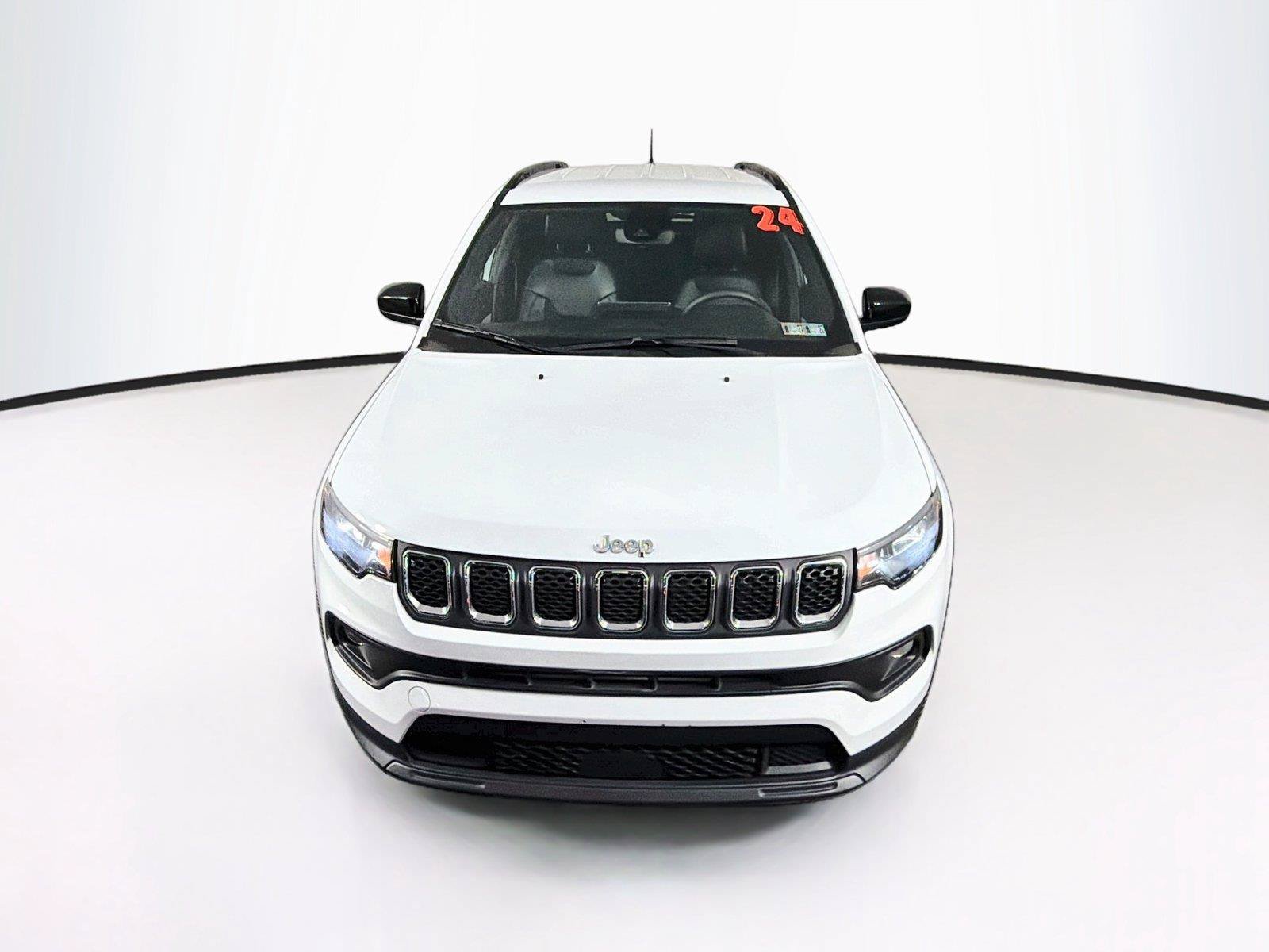 Used 2024 Jeep Compass Latitude AWD/4WD image 13