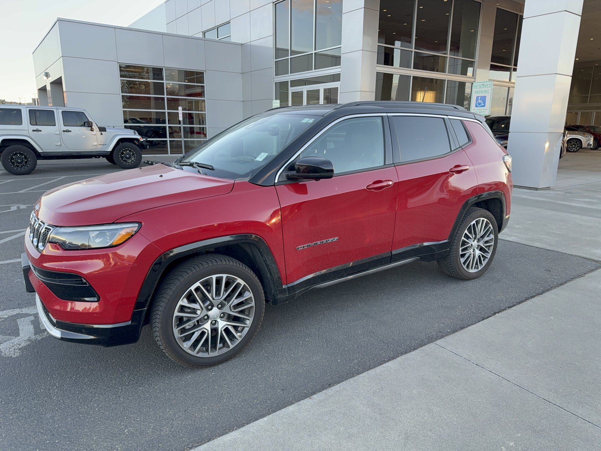 Used 2023 Jeep Compass Limited w/ Elite Group AWD/4WD image 9