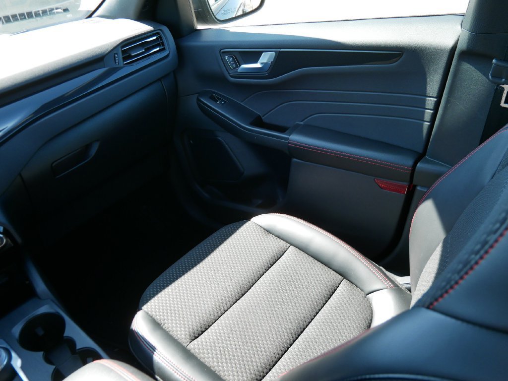 Used 2024 Ford Escape ST-Line w/ Tech Pack #1 AWD/4WD image 16