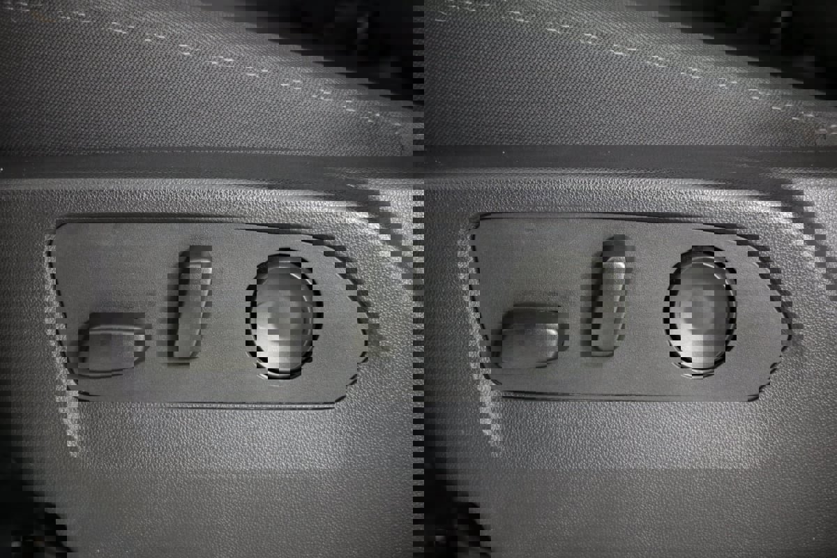 Used 2024 GMC Sierra 3500 SLE w/ SLE Value Package image 24