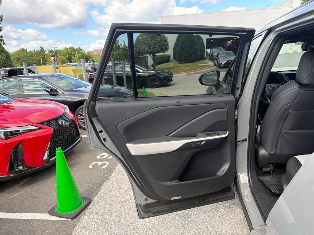 Certified 2026 Lexus TX 500h AWD w/ Technology Package image 20
