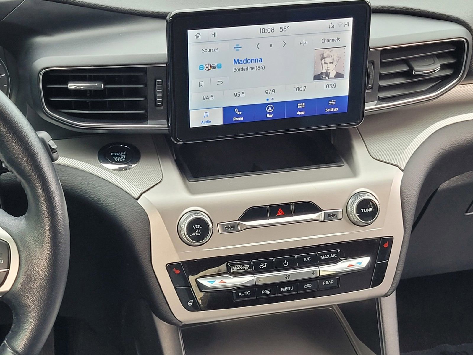 Used 2022 Ford Explorer XLT w/ Equipment Group 202A image 15