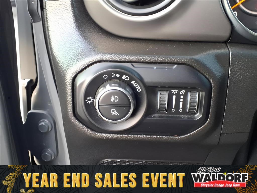 Used 2022 Jeep Gladiator Willys image 21