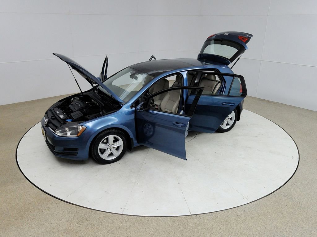 Used 2017 Volkswagen Golf Wolfsburg Edition FWD image 22