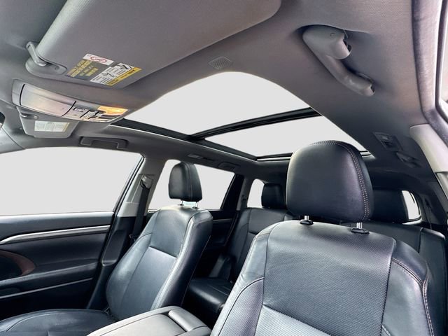Used 2019 Toyota Highlander Limited Platinum image 24
