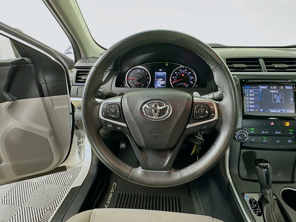 Used 2017 Toyota Camry SE w/ Moonroof Package image 13