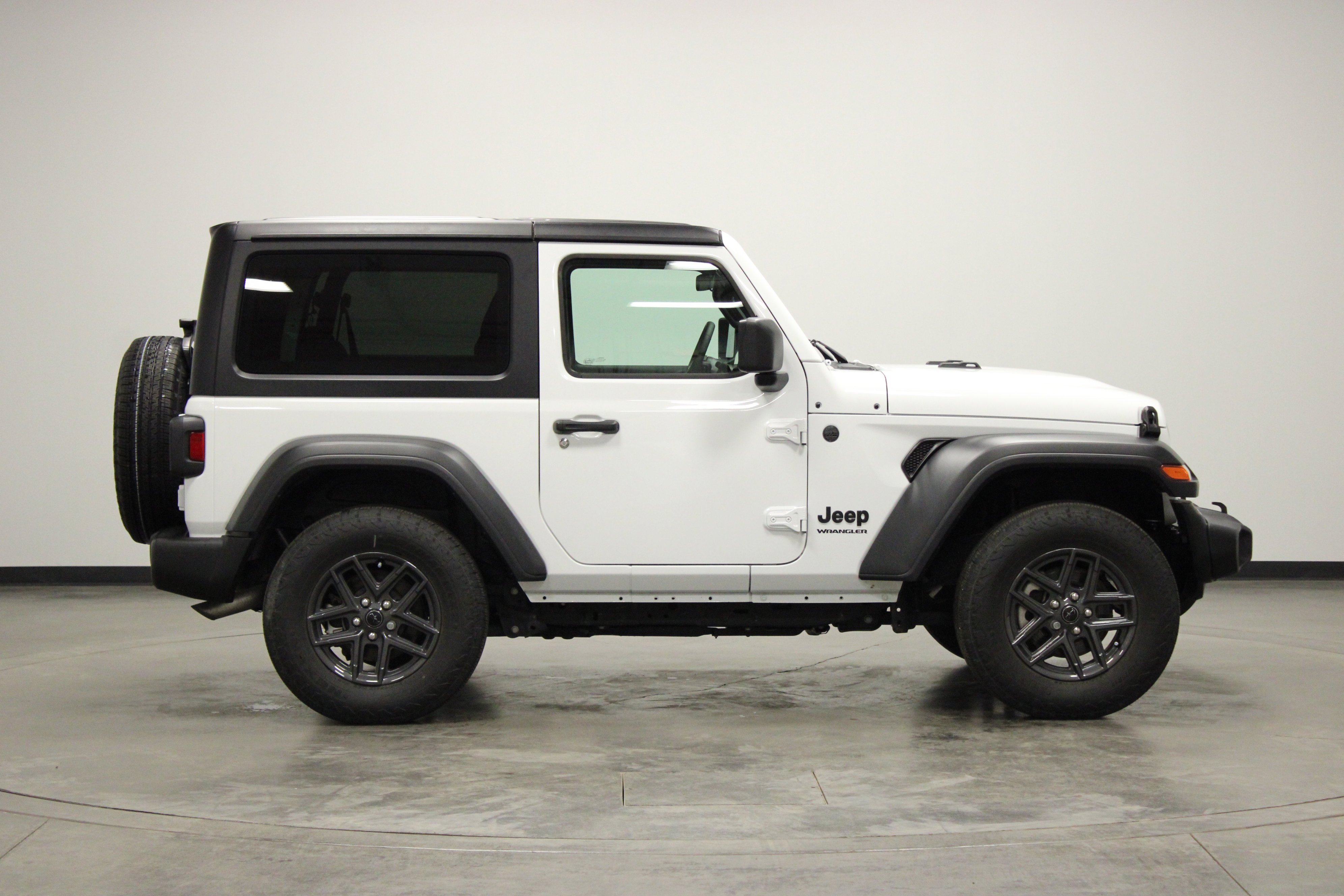 Used 2024 Jeep Wrangler Sport S AWD/4WD image 9