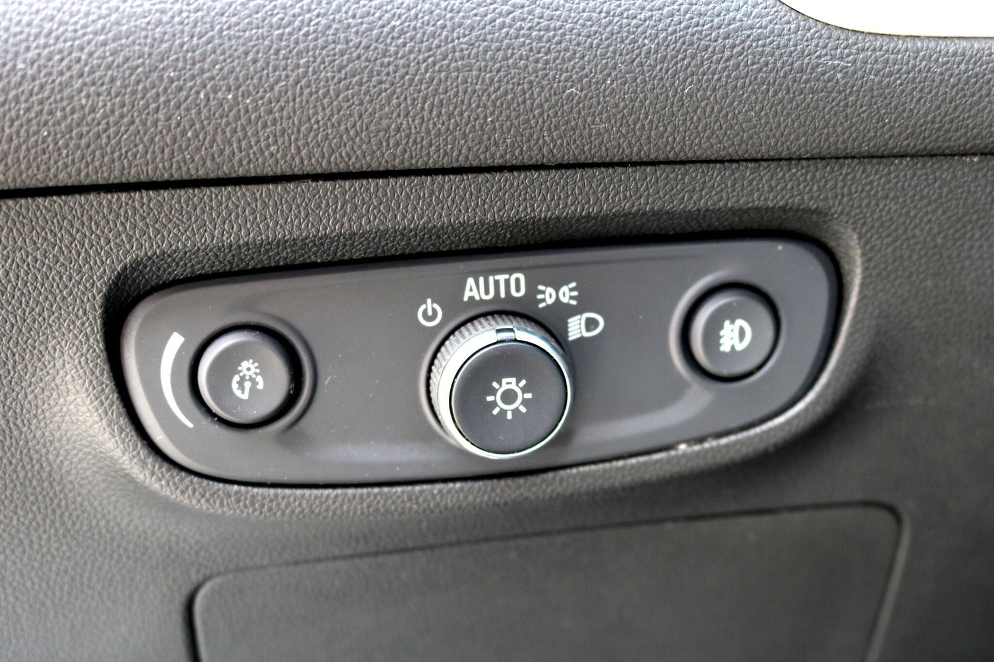 Used 2020 Buick Encore GX Select image 29