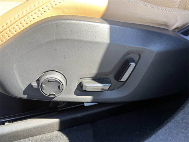 Certified 2023 Volvo XC60 B5 Ultimate image 18