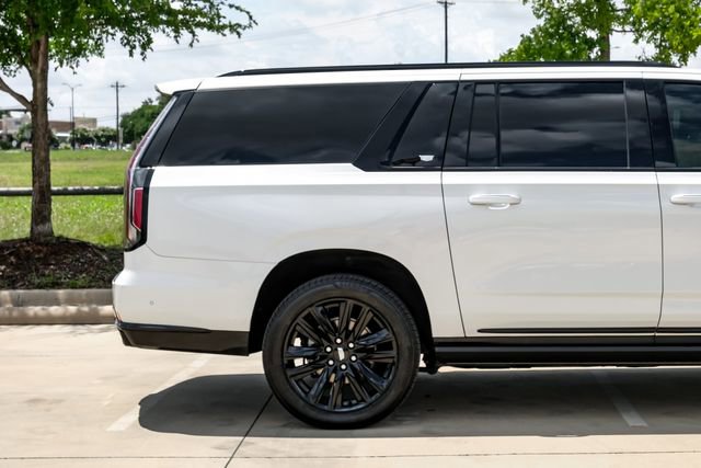 Used 2023 Cadillac Escalade ESV Sport w/ Touring Package AWD/4WD image 8