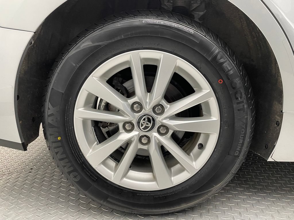 Used 2025 Toyota Camry LE FWD image 44