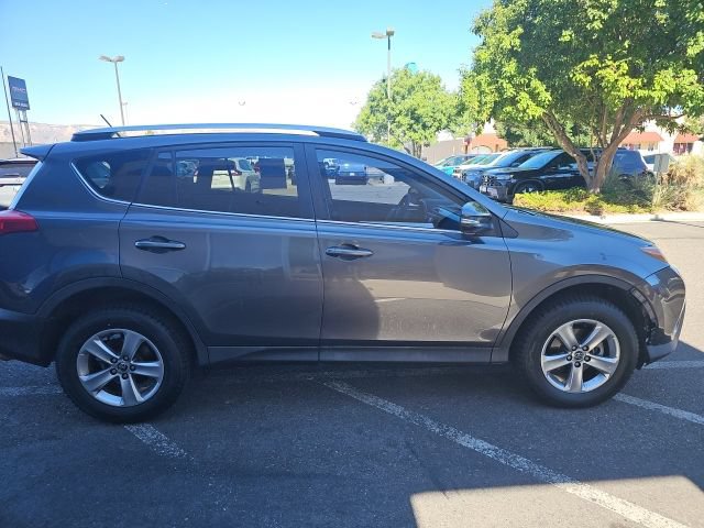 Used 2015 Toyota RAV4 XLE AWD/4WD image 4