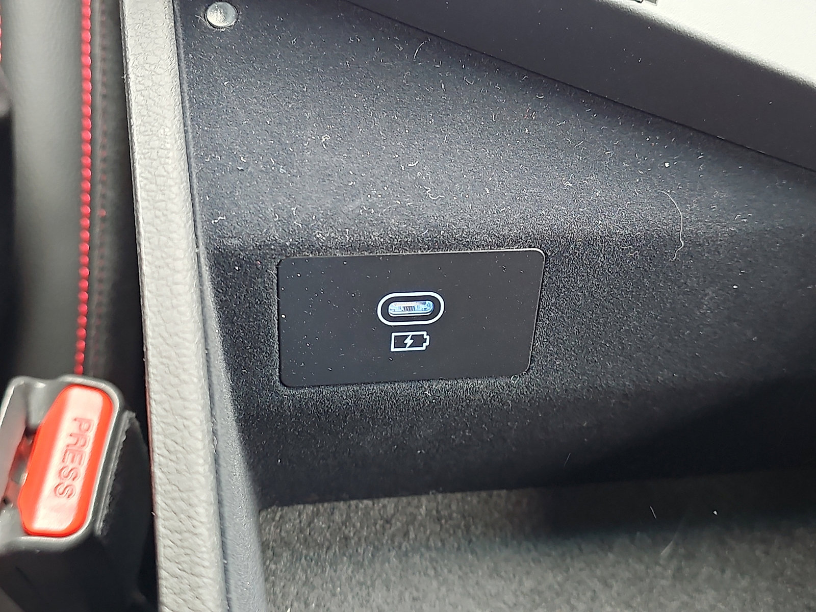 Used 2025 Genesis G70 3.3T Advanced image 27