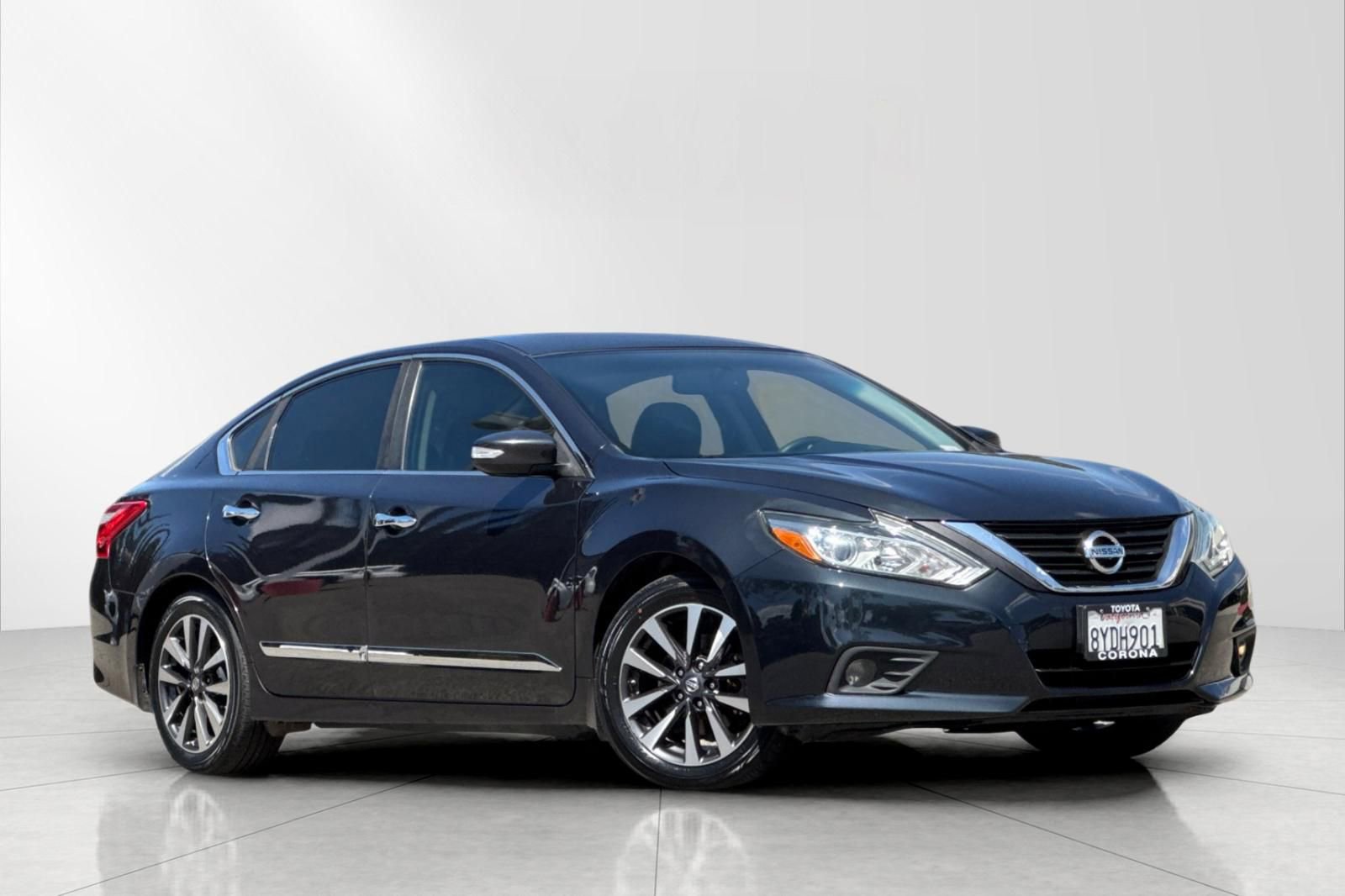 Used 2016 Nissan Altima 2.5 SV w/ Convenience Package