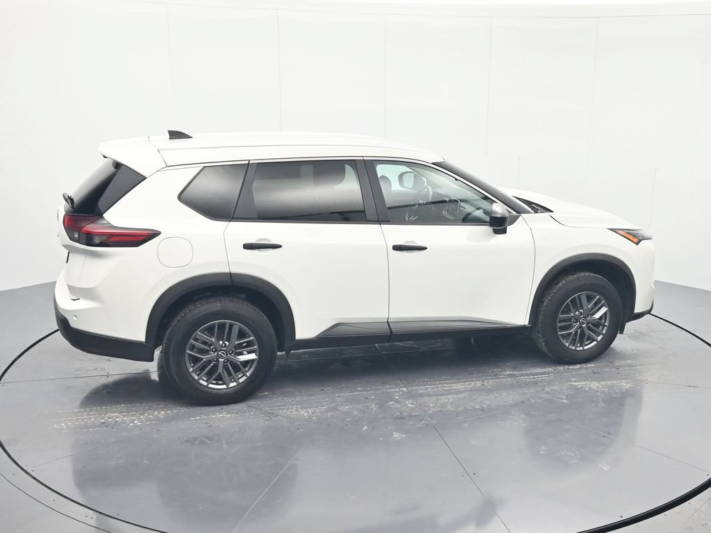 Used 2024 Nissan Rogue S FWD image 31