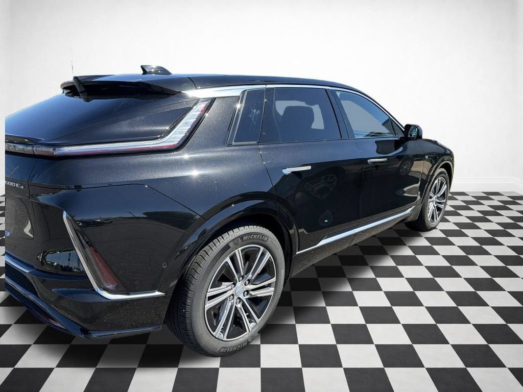 Certified 2024 Cadillac Lyriq Luxury AWD/4WD image 31