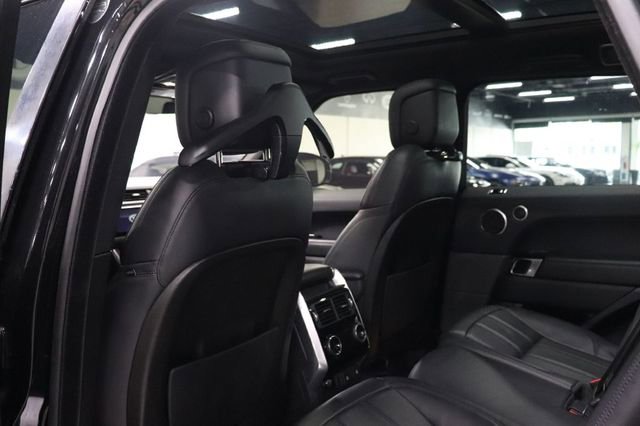 Used 2019 Land Rover Range Rover Sport HSE image 17