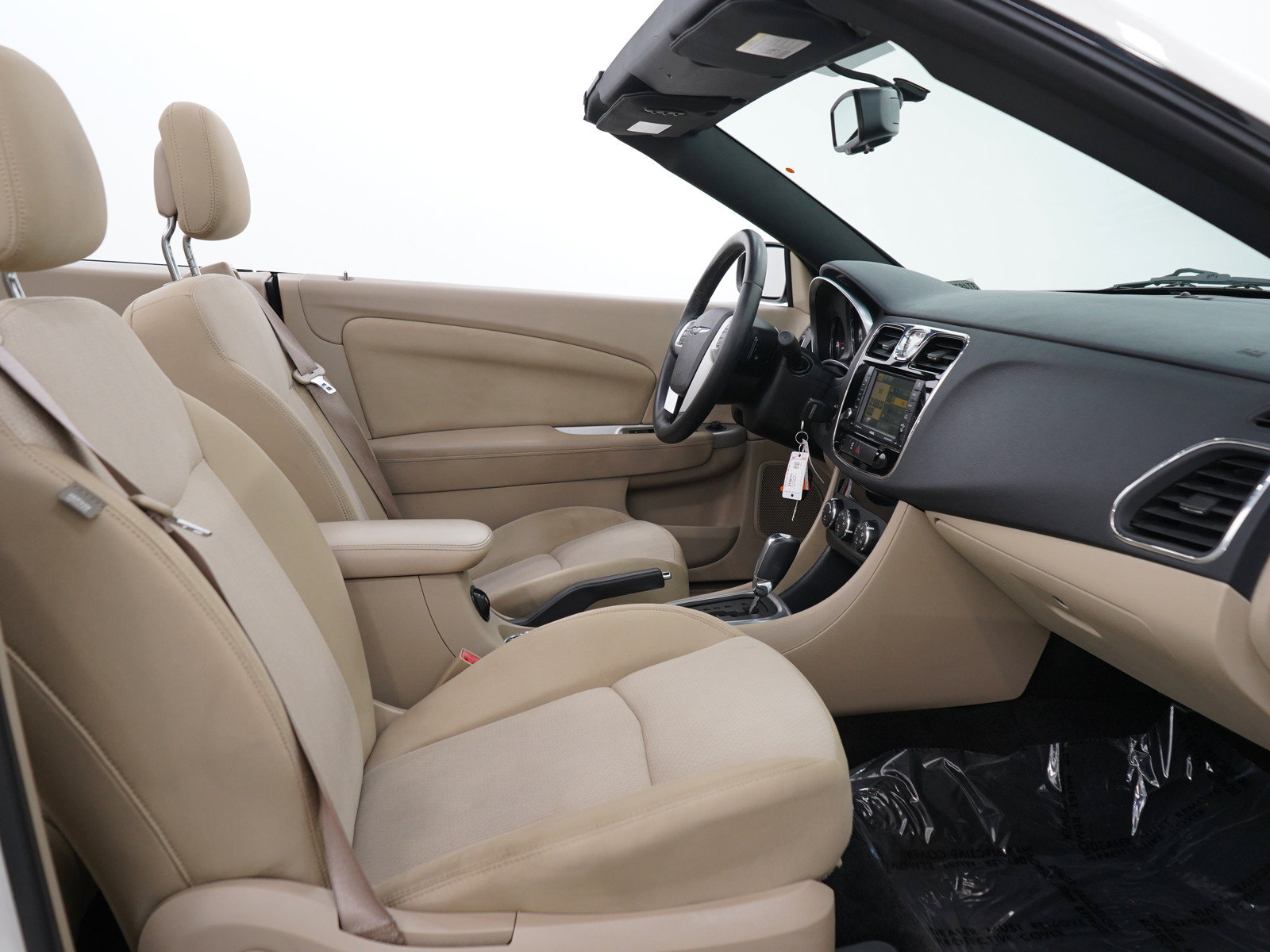 Used 2011 Chrysler 200 Touring FWD image 11