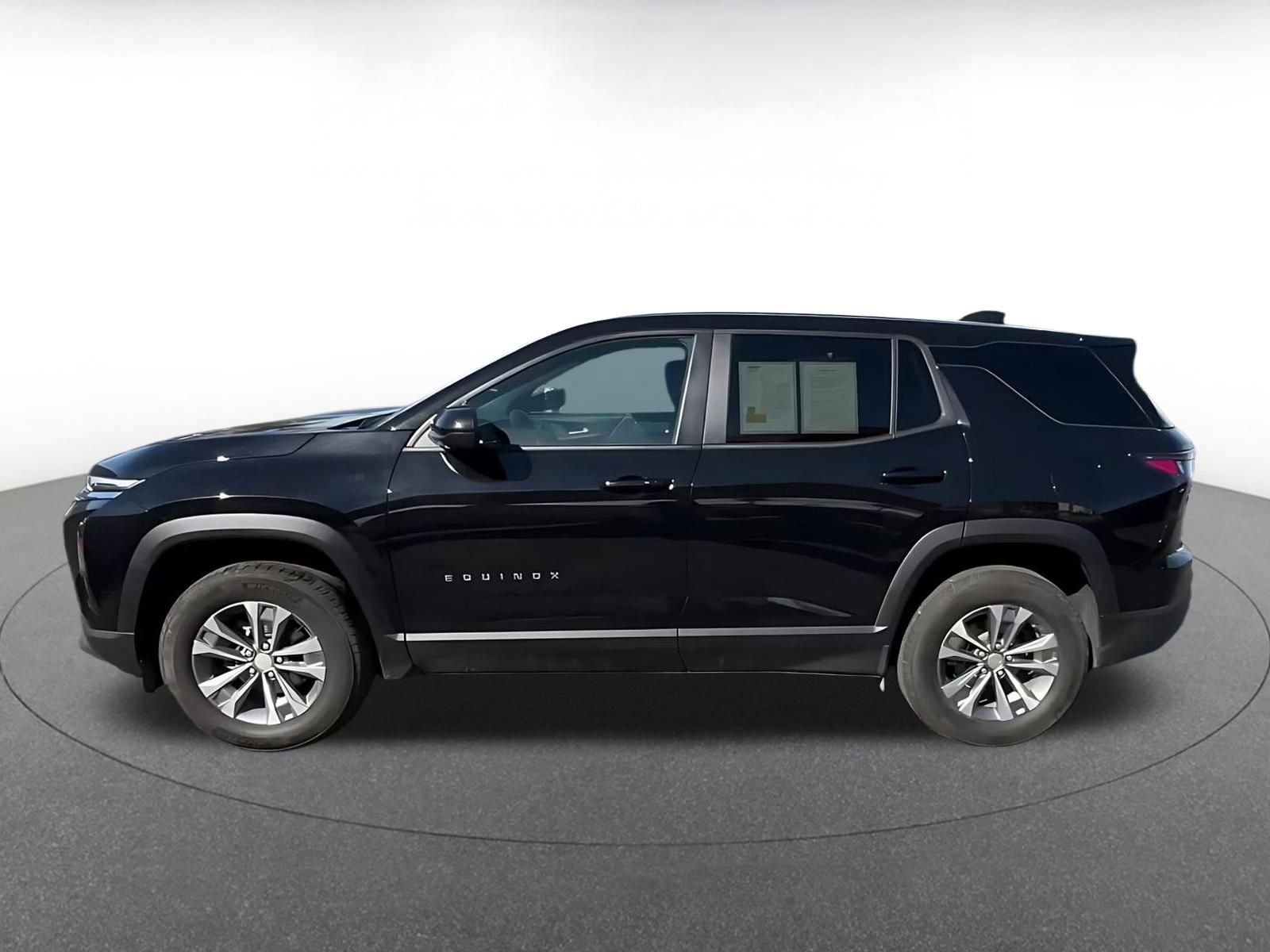 Used 2025 Chevrolet Equinox LT AWD/4WD image 9