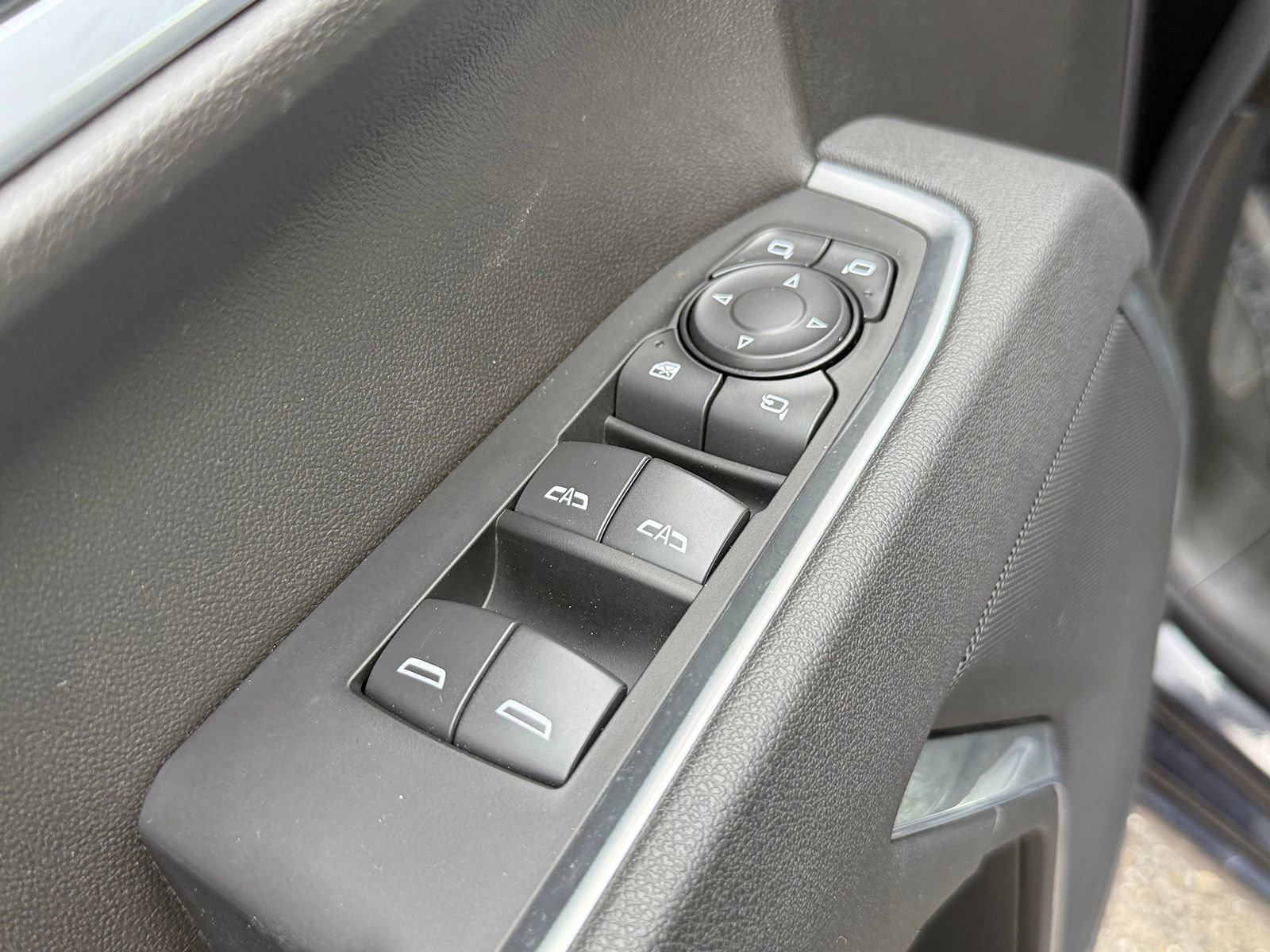 Certified 2026 GMC Sierra 1500 SLT image 15