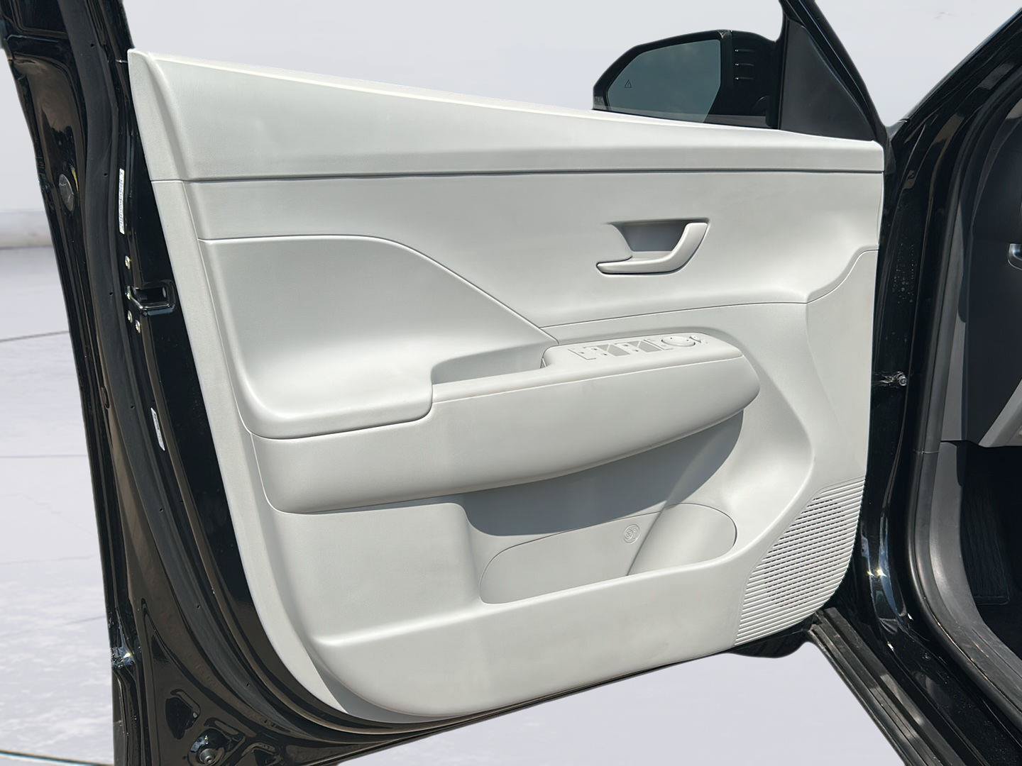 Used 2024 Hyundai Kona SE FWD image 8