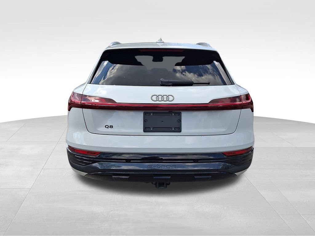 Used 2024 Audi Q8 e-tron Premium Plus AWD/4WD image 5