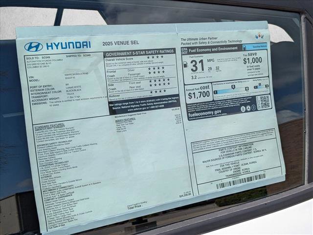 Used 2025 Hyundai Venue SEL image 25