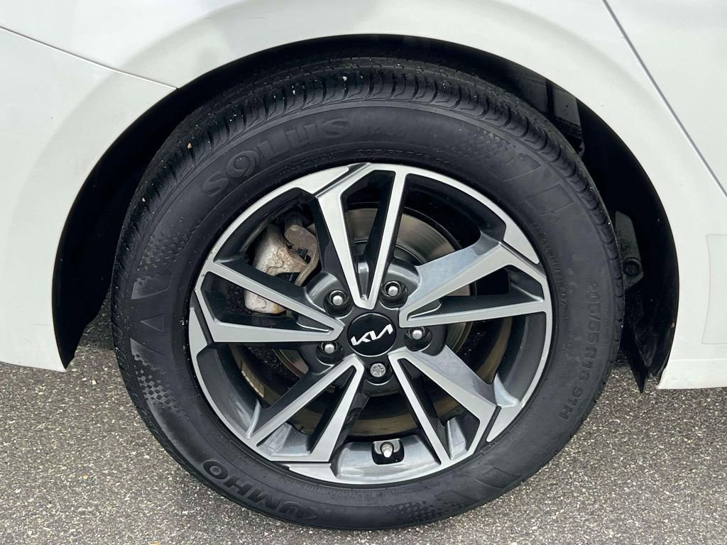 Used 2023 Kia Forte LXS w/ LXS Technology Package image 7