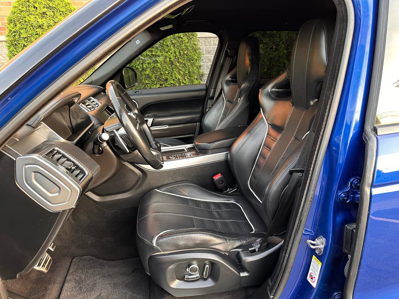 Used 2017 Land Rover Range Rover Sport SVR AWD/4WD image 9