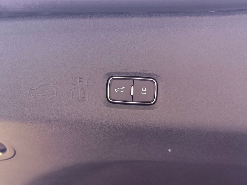 New 2025 Lincoln Navigator L Reserve AWD/4WD image 11