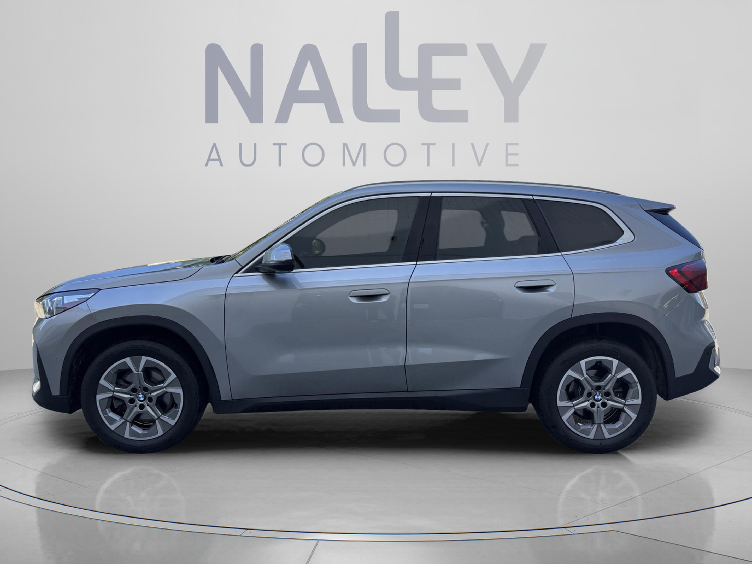 Used 2023 BMW X1 xDrive28i AWD/4WD image 2