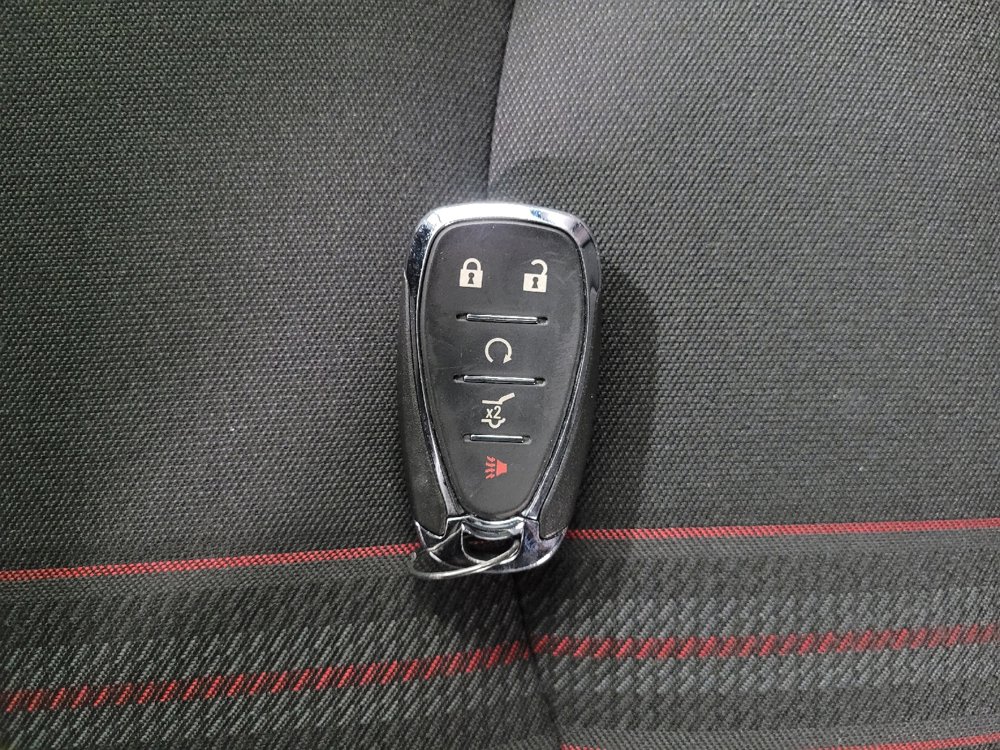 Used 2023 Chevrolet Equinox RS FWD image 32