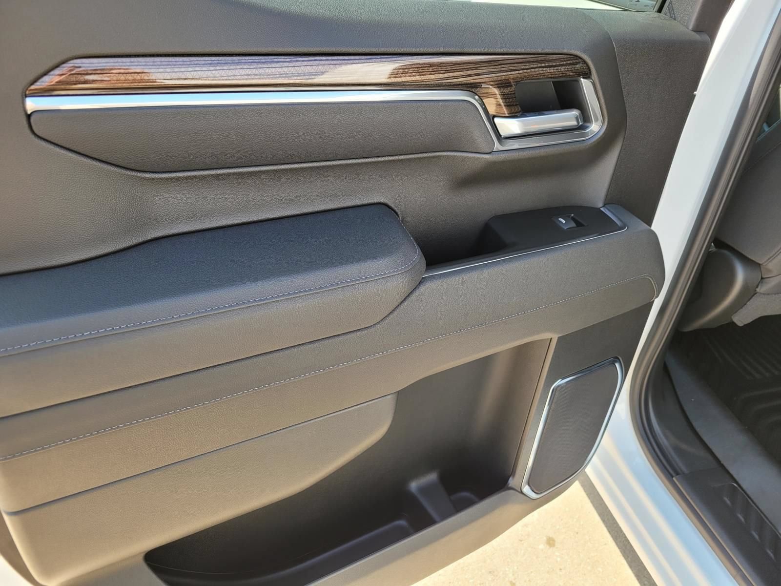 New 2026 Chevrolet Silverado 1500 LT w/ Texas Edition Plus RWD image 8