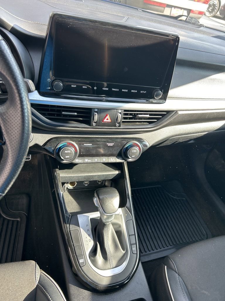 Used 2024 Kia Forte GT-Line image 9