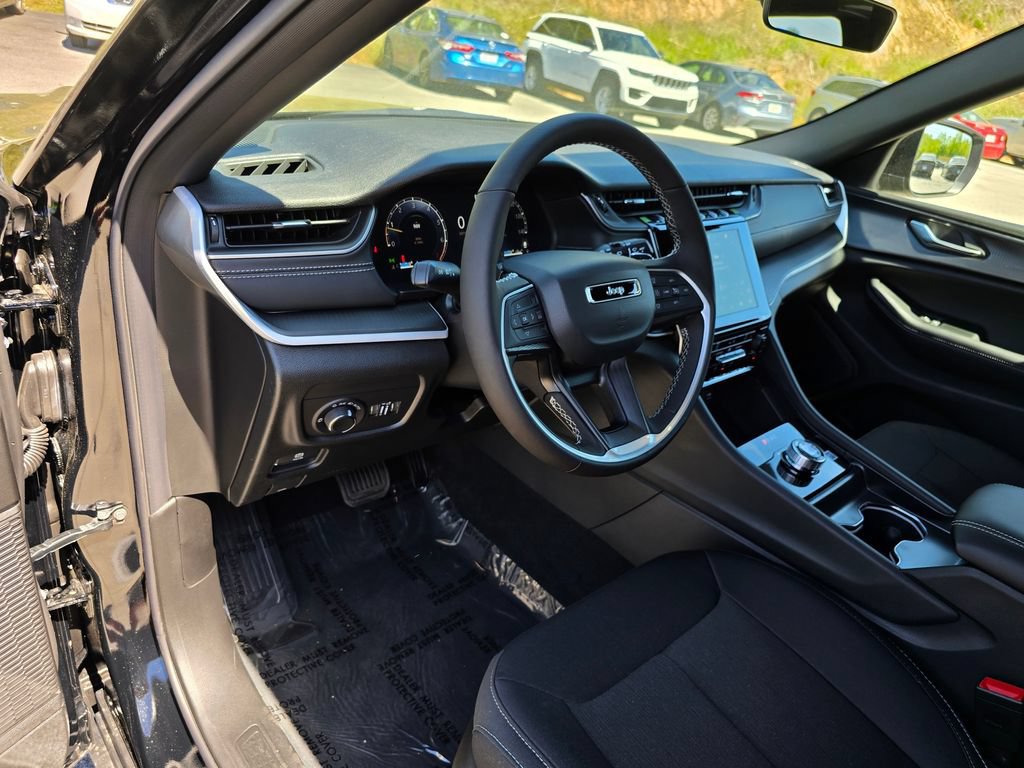 New 2026 Jeep Grand Cherokee Laredo X AWD/4WD image 21