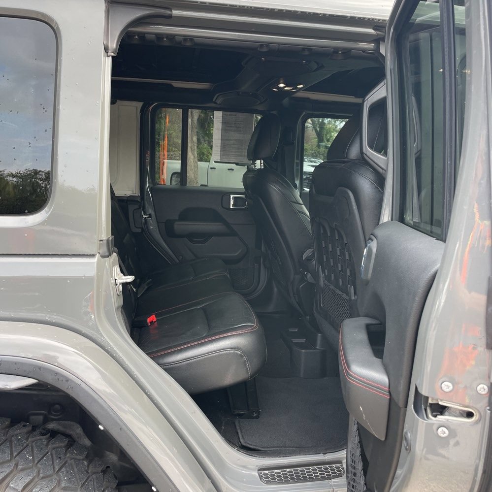 Used 2021 Jeep Wrangler Unlimited Rubicon w/ Xtreme Recon 35" Tire Package AWD/4WD image 14