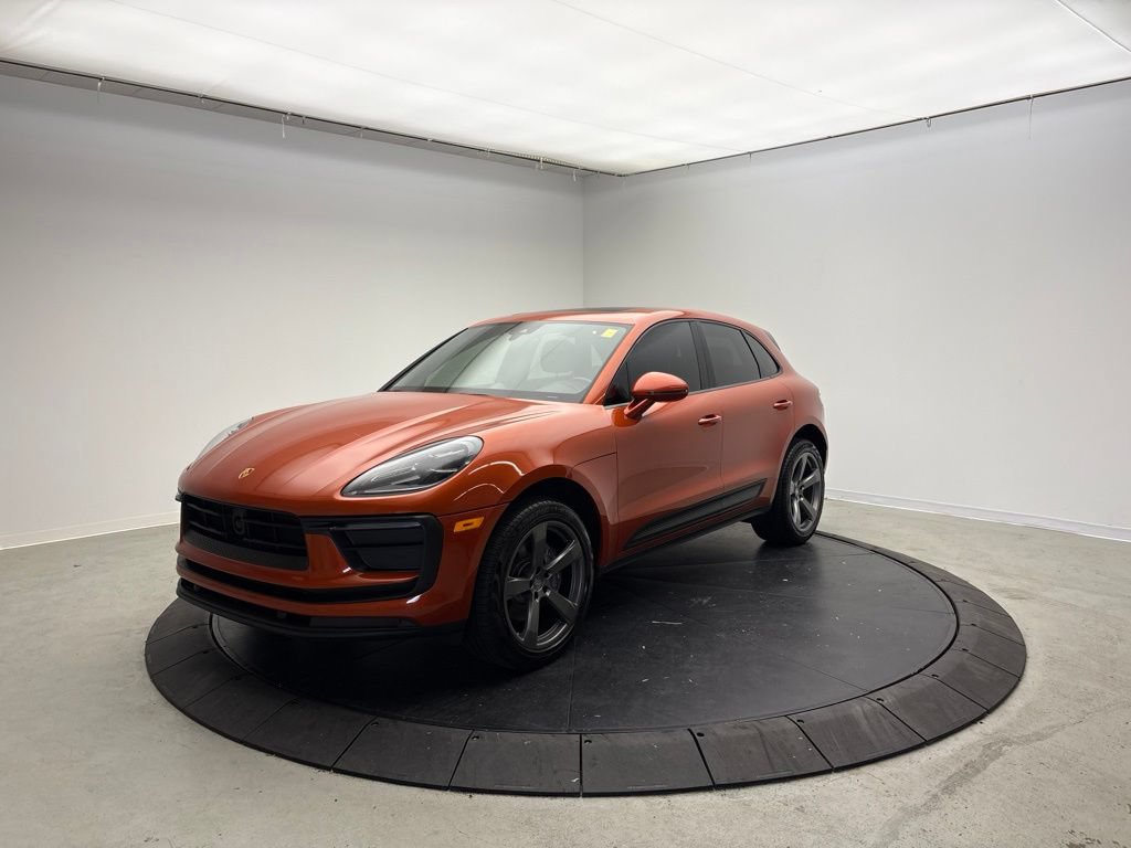 Certified 2024 Porsche Macan AWD/4WD image 1