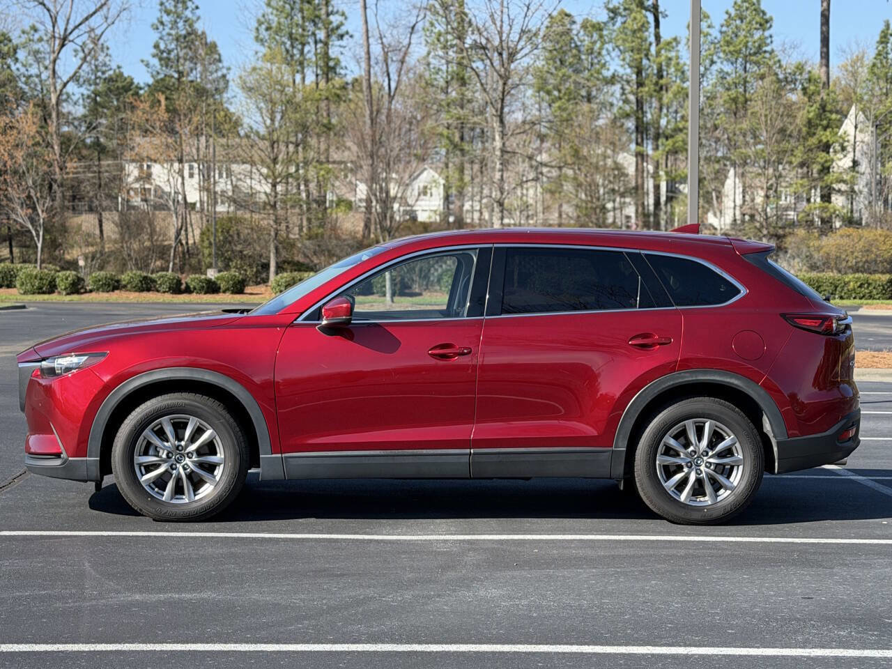 Used 2018 MAZDA CX-9 Touring w/ Touring Premium Package image 4
