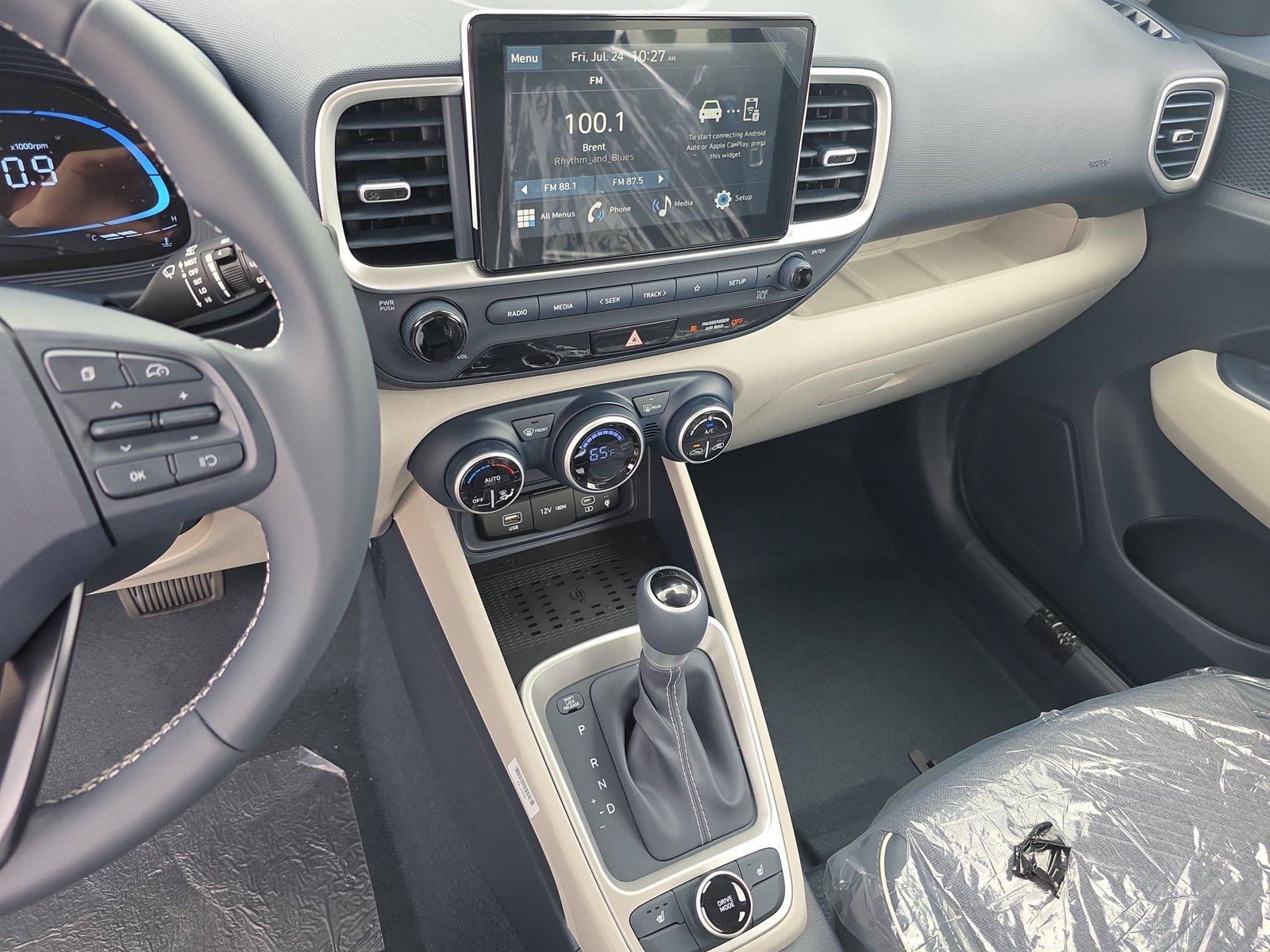 New 2026 Hyundai Venue SEL FWD image 19