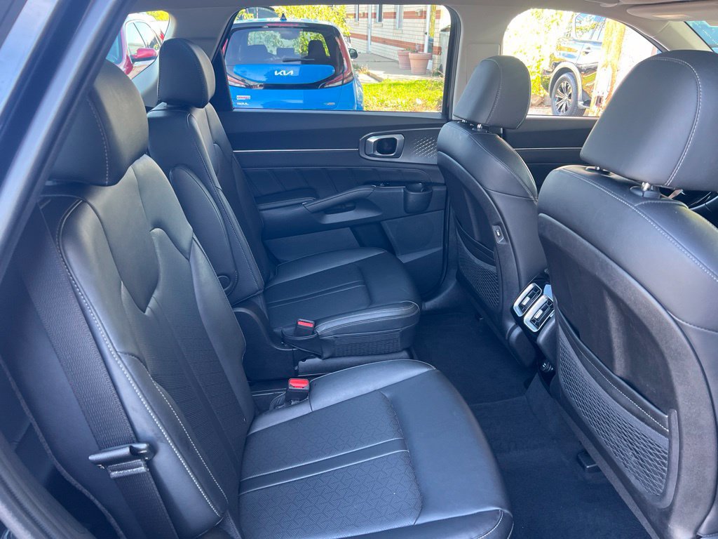 Certified 2022 Kia Sorento SX AWD/4WD image 16