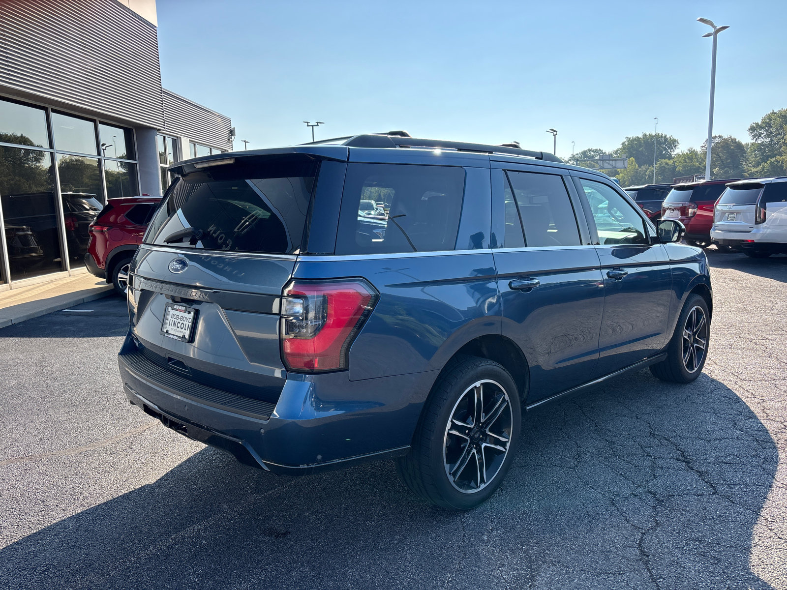 Used 2019 Ford Expedition Limited w/ Equipment Group 303A AWD/4WD image 7