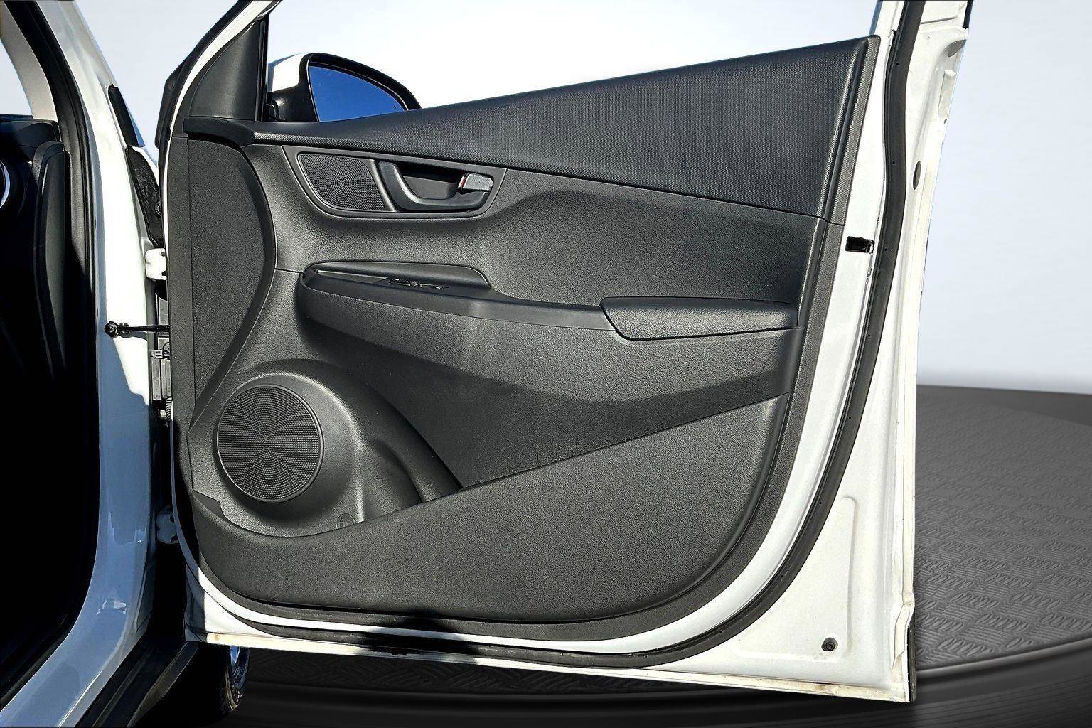 Used 2023 Hyundai Kona SEL w/ Cargo Package image 24